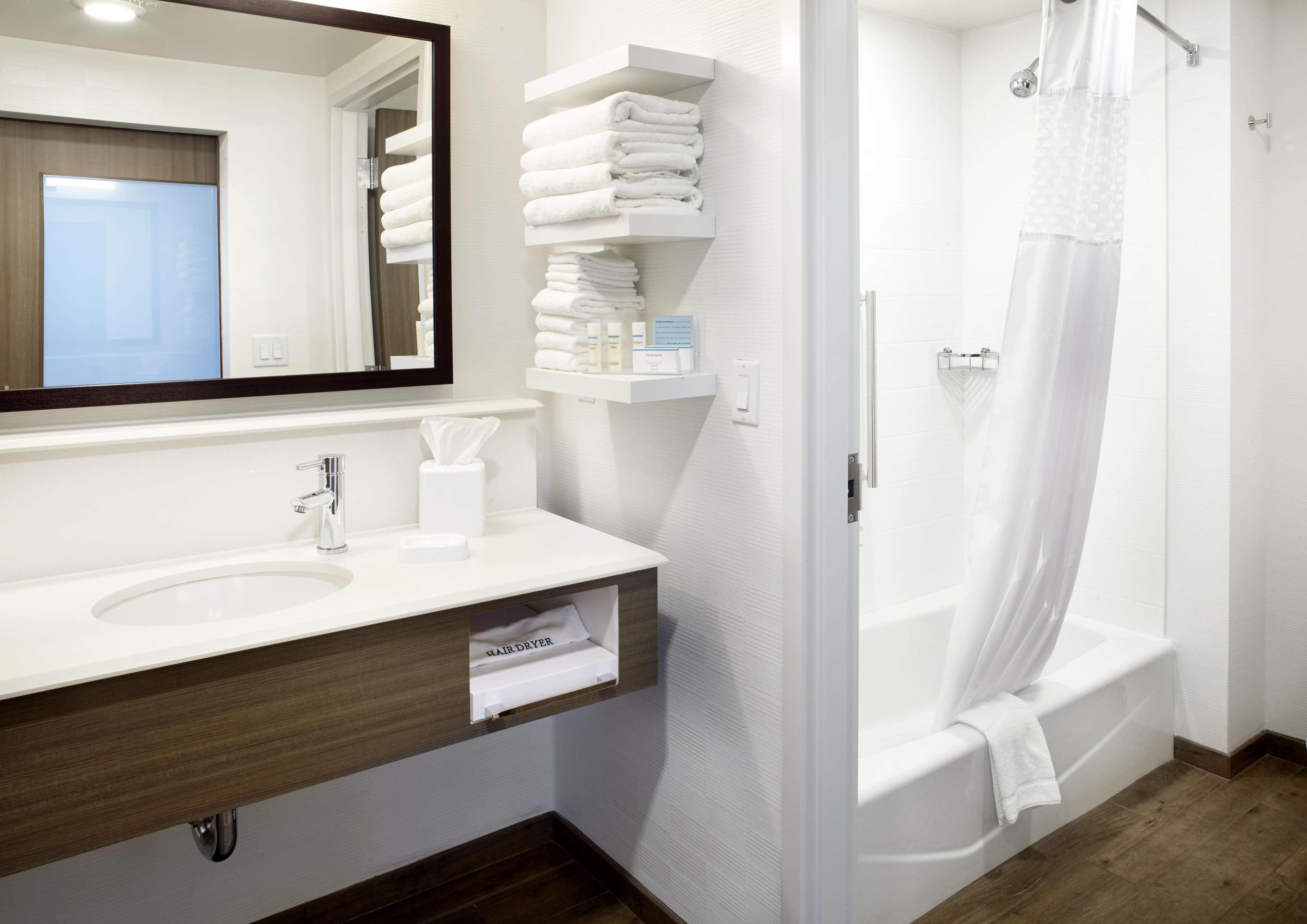 Hampton Inn & Suites Pittsburgh Airport South/Settlers Ridge Робинсон-Тауншип Экстерьер фото