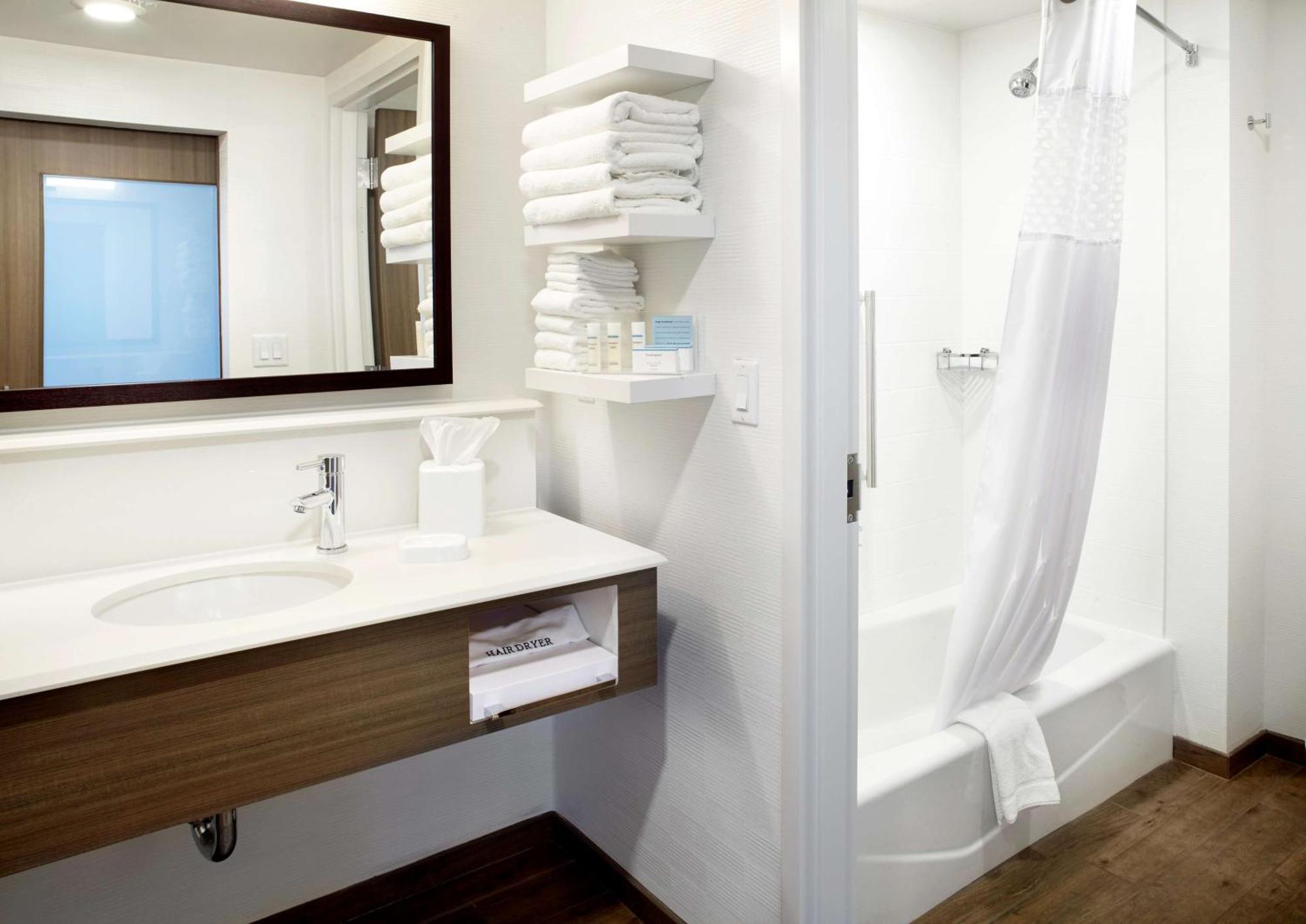 Hampton Inn & Suites Pittsburgh Airport South/Settlers Ridge Робинсон-Тауншип Экстерьер фото